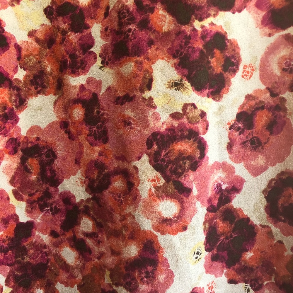 🆑50% OFF🆑 Floral Ruffle V-Neck Tank - Picture 4 of 6
